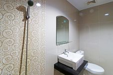 客室内バスルーム Hasanah Guest House Pekanbaru