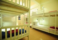 Bedroom 4 Phi Phi Bucket Hostel