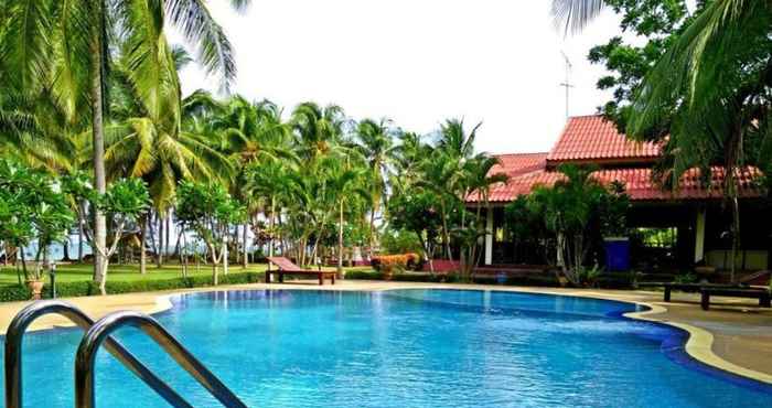 Kolam Renang Laemkum Beach Resort