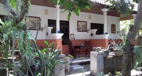 Exterior 2 Tjana Homestay