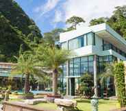 Exterior 2 Phi Phi Nice Beach Hotel Hip 