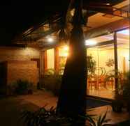 Luar Bangunan 2 Gloreto Guesthouse and Dormitel