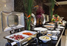 레스토랑 6 Central Palace Hotel