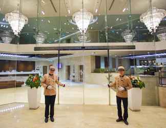 Lobby 2 Central Palace Hotel