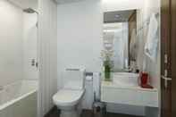 Toilet Kamar Eco Luxury Hotel