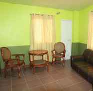 Others 4 D-Zone Backpackers Inn