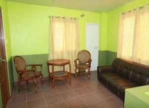 Others 4 D-Zone Backpackers Inn