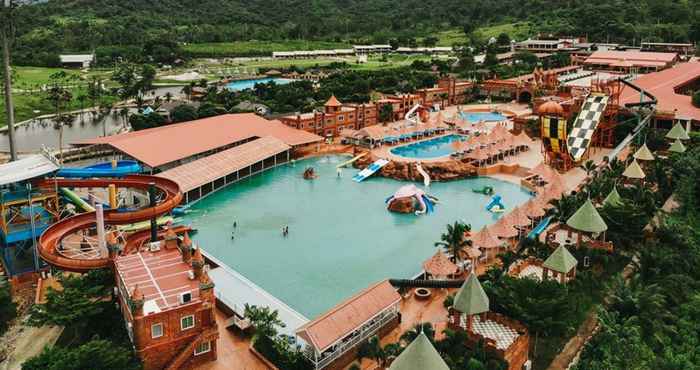 Kolam Renang The Resort at Suanphueng 