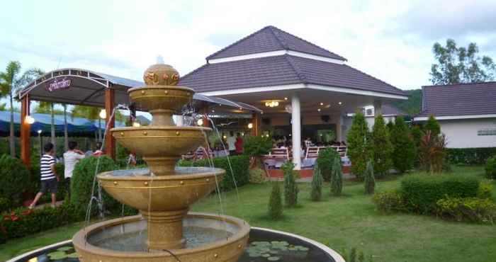 Bangunan Tanaosri & Creek Side Resort