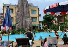 Swimming Pool 6 Friendly Resort & Spa