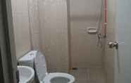 Toilet Kamar 5 Apartemen Mediterania 2 Heliconia & Edelweis