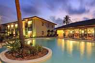 Swimming Pool Microtel by Wyndham - Puerto Princesa