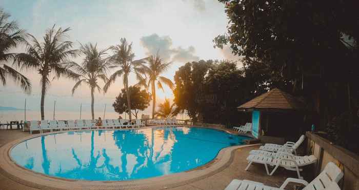 Swimming Pool Coral Bungalows