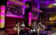 Quầy bar, cafe và phòng lounge 7 Grand Suka Hotel Pekanbaru