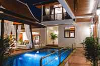 สระว่ายน้ำ Villa Arabella Pattaya