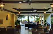 Common Space 5 Microtel by Wyndham Boracay