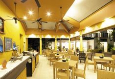 Restaurant 7 Microtel by Wyndham Boracay