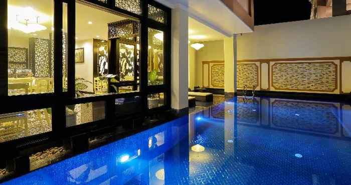 Kolam Renang River Suites Hoi An Hotel