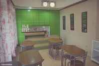 Bar, Kafe, dan Lounge RedDoorz @ General Luna Davao