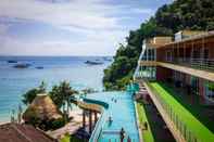 สระว่ายน้ำ Phi Phi Cliff Beach Resort