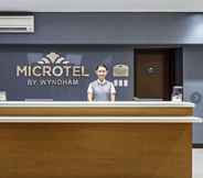 Lobby 2 Microtel by Wyndham - Acropolis