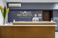 Lobby Microtel by Wyndham - Acropolis