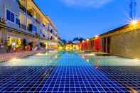 Swimming Pool Phi Phi Maiyada Resort
