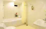 ห้องน้ำภายในห้อง 6 Hoang Sa Hotel