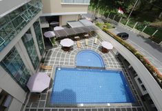 Swimming Pool 5 Grand Royal Denai Hotel Bukittinggi