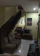 LOBBY Low-cost Room near Telkom Univ (P72)