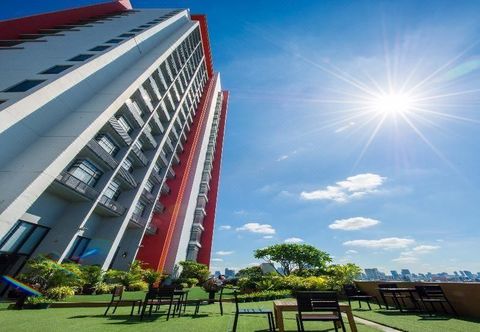 外観 Grand Howard Hotel