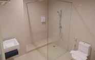 In-room Bathroom 5 MOSCHA Hotel and Convention Gubeng Surabaya