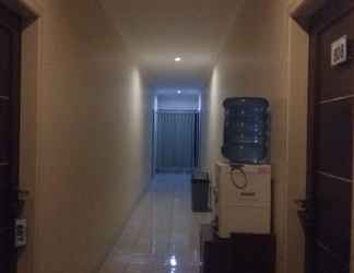 Lobi 2 Grand Amellia Hotel