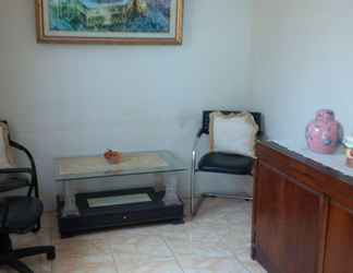 Lobby 2 Single Room Female Only close to Cinere Mall (P24)