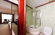 In-room Bathroom 4 Grand Ha Long Hotel
