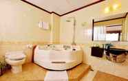In-room Bathroom 6 Grand Ha Long Hotel