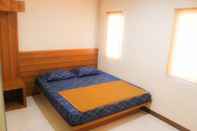 Bedroom Intech Exit Tol Gate Kopo Bed and Breakfast