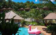 สระว่ายน้ำ 3 Hula Hula Resort, Ao Nang Beach