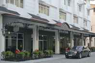 Bangunan Paradise Suites Hotel