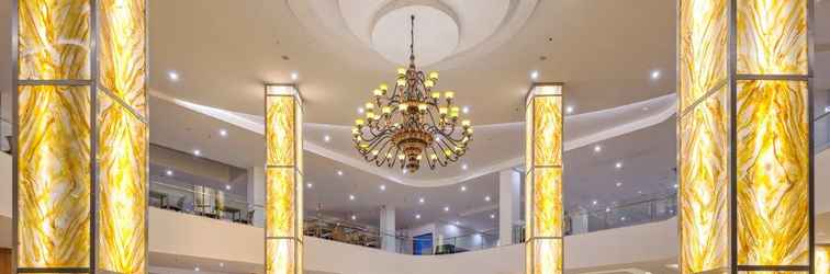 Lobby Le Eminence Puncak Hotel Convention & Resort