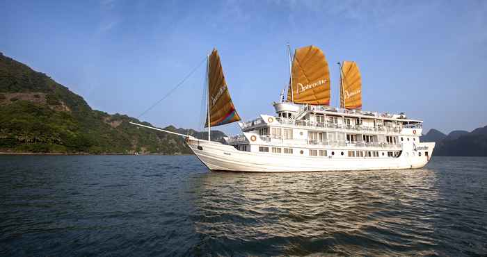 Bên ngoài Aphrodite Cruises