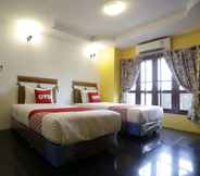 Bedroom 6 Yellow Tique Hotel