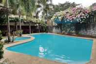 Kolam Renang Blue Topaz Resort