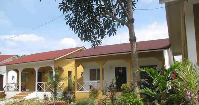 Luar Bangunan Celvis Vacation Cottages