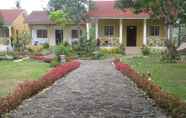 Bangunan 3 Celvis Vacation Cottages