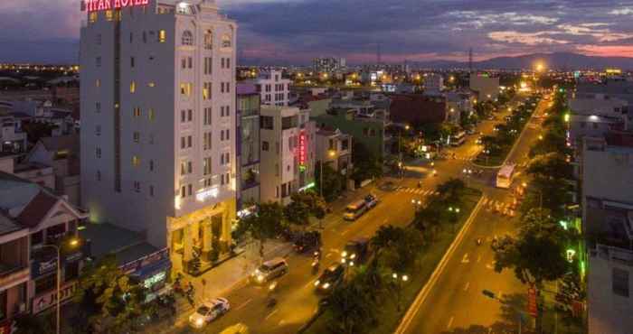 Luar Bangunan Titan Hotel