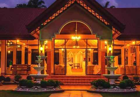 Bangunan Garden Party Venue and suites