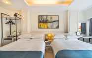 Kamar Tidur 7 The Dilly Hotel