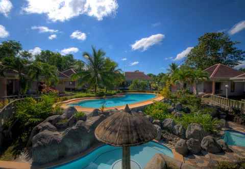 Exterior Hidden Coral Divers Club and Resort