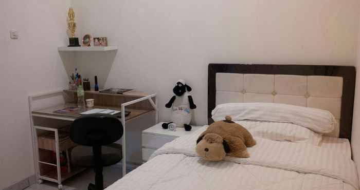 Bilik Tidur Beautiful Room for Female Only near Trisakti (BNY)